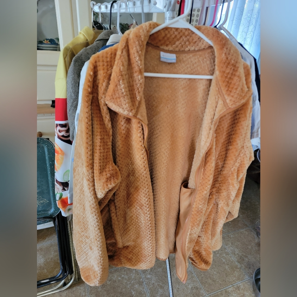 Columbia Jacket, super soft teddy bear jacket. 3x